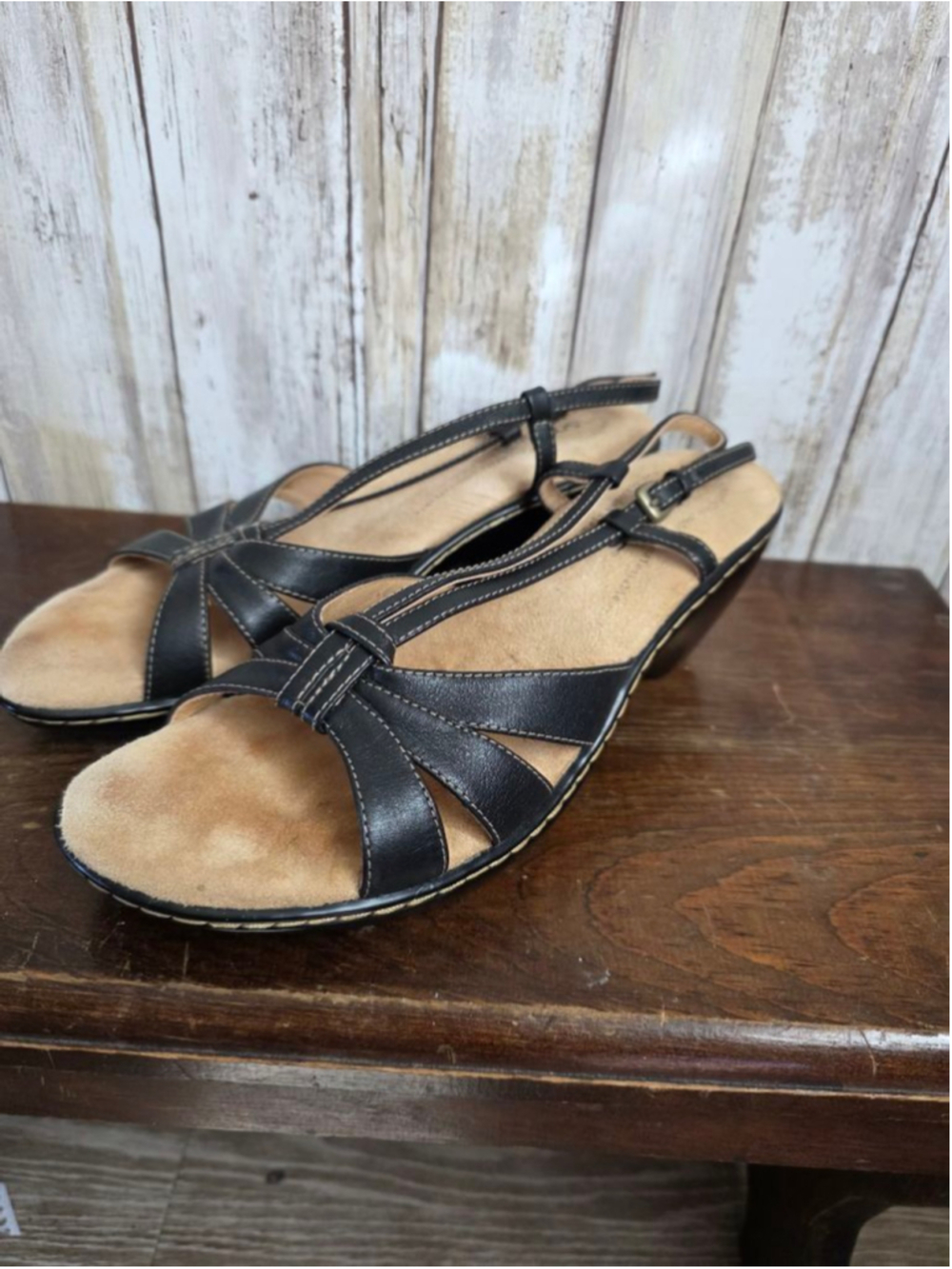 Women's Softspots Black Beige Leather Wedge Sandals Size 8 - Picture 3 of 11